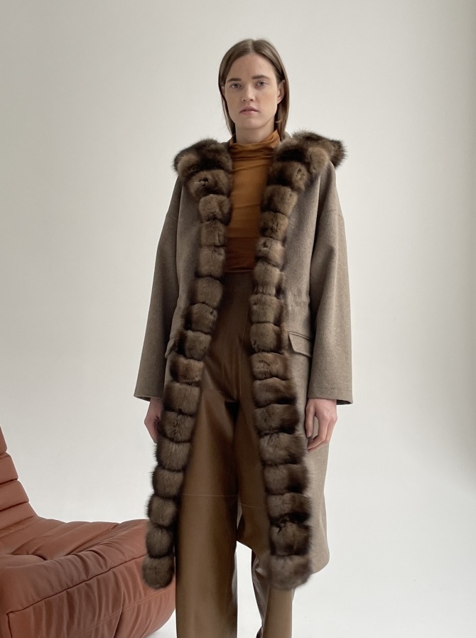 Парка-пальто из кашемира Loro Piana с отделкой мехом соболя