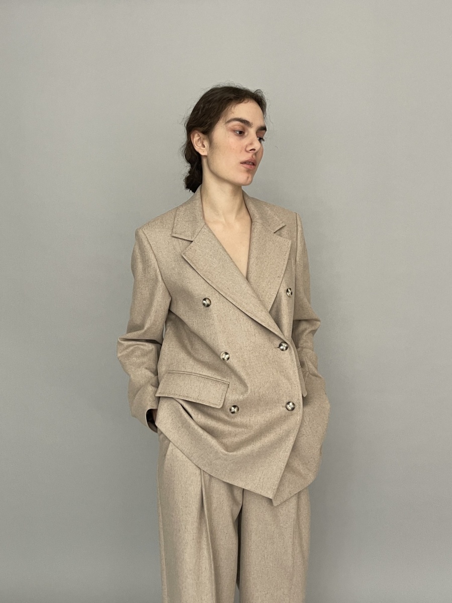 /kostyumy-sherst-i-kashemir/kostyum-iz-kashemira-i-shersti-merinosa570/