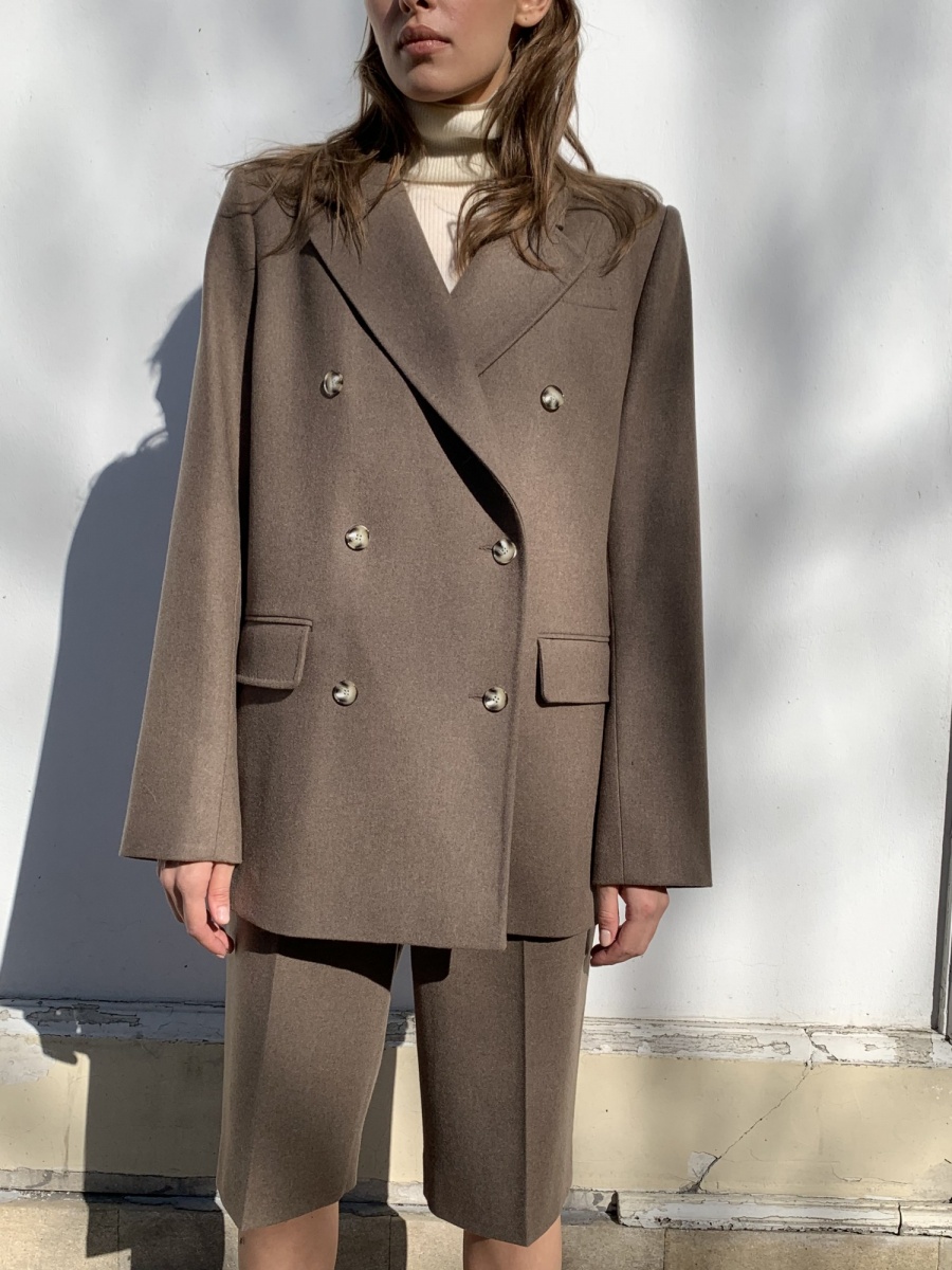 /kostyumy-sherst-i-kashemir/kostyum-iz-shersti-merinosa-s-dobavleniem-kashemira418/