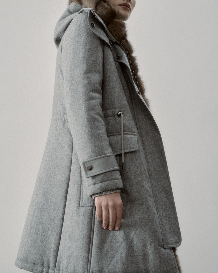 /kashemirovye-pukhoviki/parka-na-pukhovom-pakete-thindown-s-otdelkoy-mekhom-sobolya660/