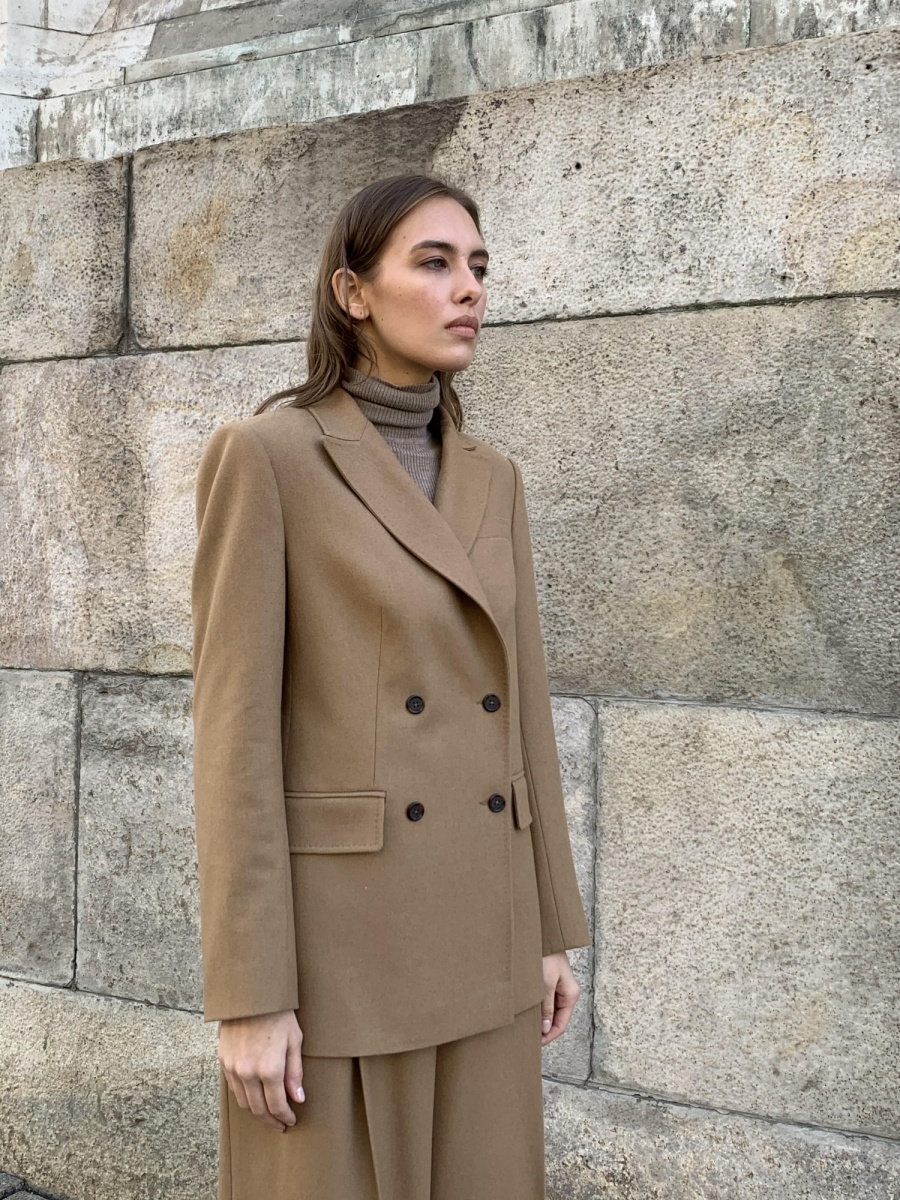 /kostyumy-sherst-i-kashemir/kostyum-iz-shersti-merinosa-s-dobavleniem-kashemira416/