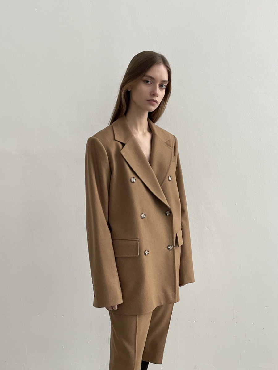 /kostyumy-sherst-i-kashemir/kostyum-iz-shersti-merinosa-s-dobavleniem-kashemira704/