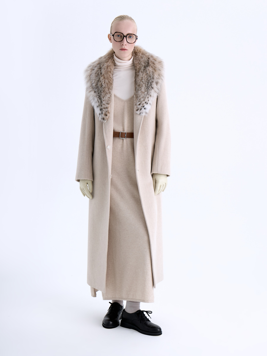 /palto-s-mekhom/parka-iz-kashemira-loro-piana-s-otdelkoy-mekhom-rysi2400/