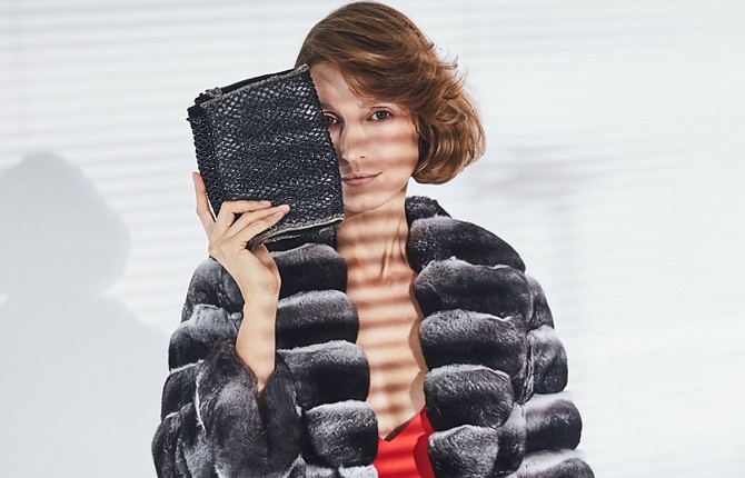 Шуба из меха шиншиллы с воротником шаль
