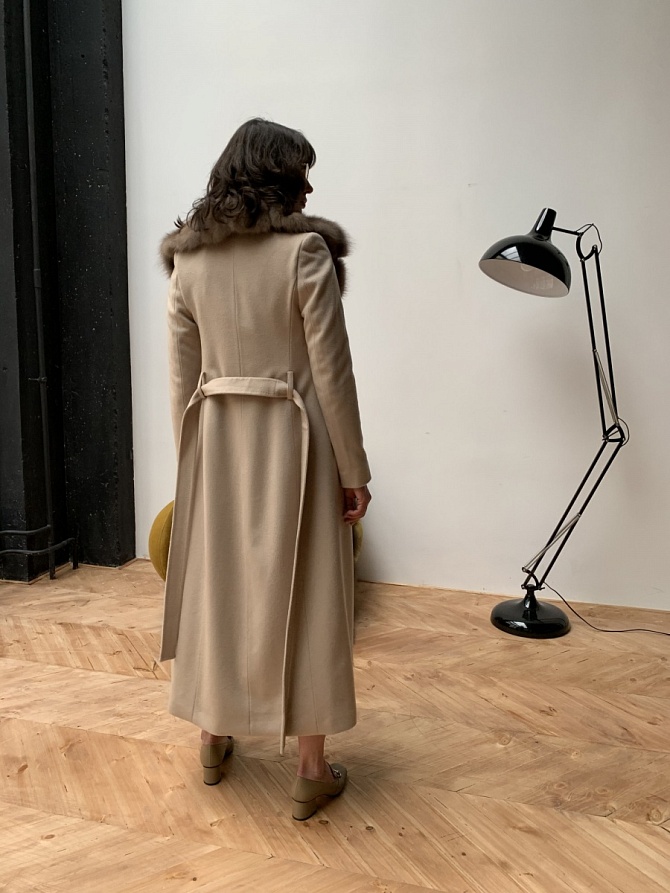 Пальто из кашемира Loro Piana с отделкой мехом куницы
